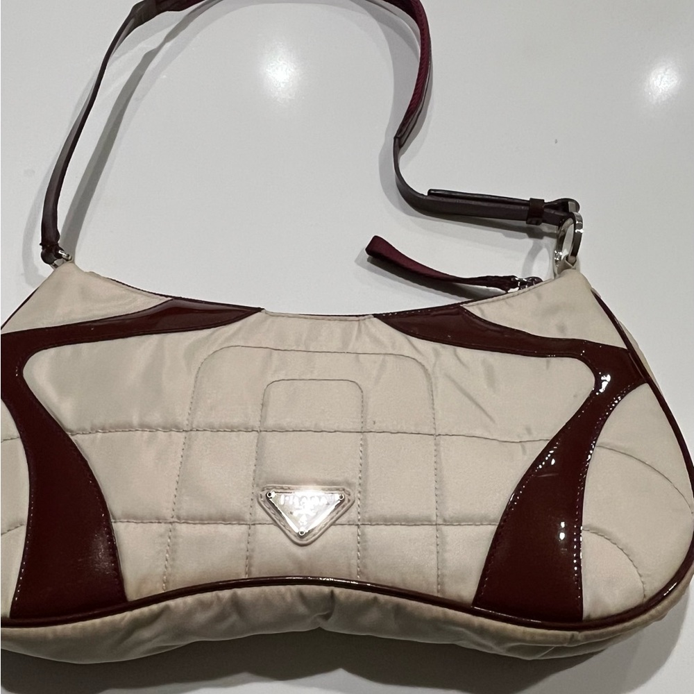 ❤️ VINTAGE PRADA! Mint Condition Vintage PRADA Shoulder Bag!